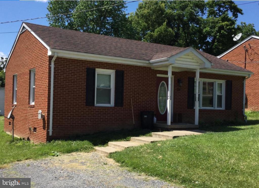 359 Walton St, Strasburg, VA 22657 House Rental in Strasburg, VA