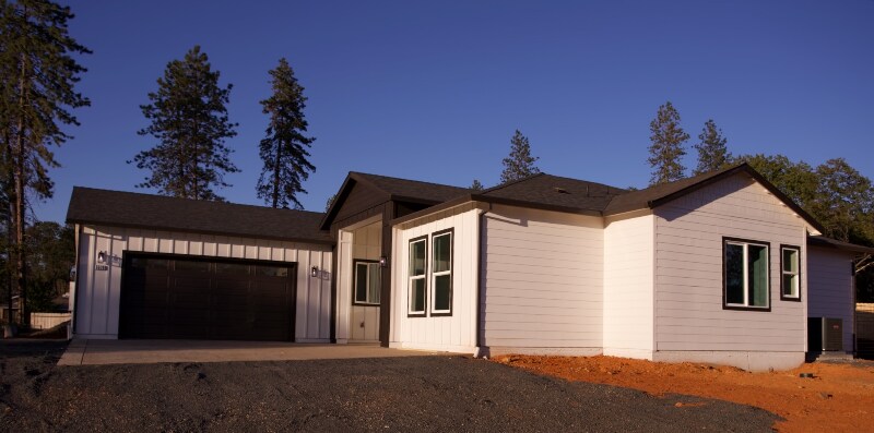 Foto principal - 5566 Travis Rd