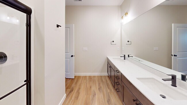 Interior Photo - Carden Springs