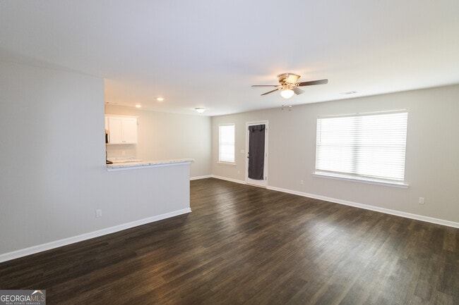 Building Photo - 123 Callaway Cres