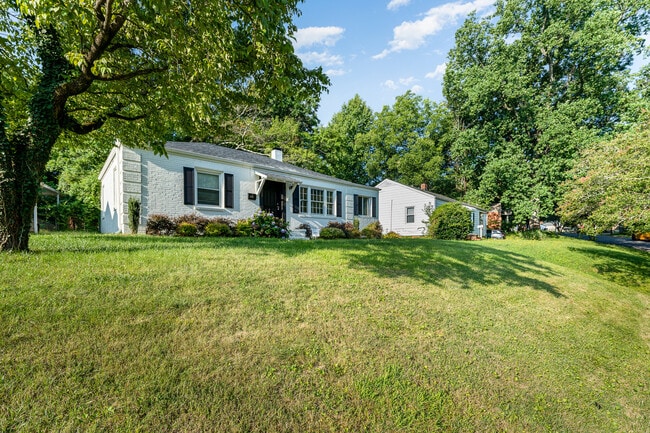 Building Photo - 2328 Belfast Dr