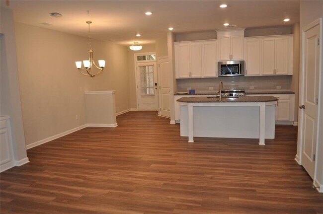 Building Photo - 1320 Endicott Ct