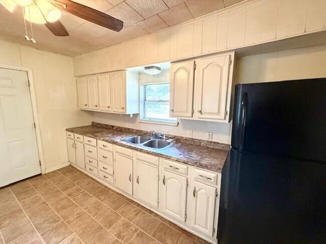 Foto del edificio - 907 N Harrison St