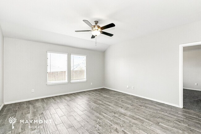 Foto del edificio - 4 Bedroom Home with Open Living Space