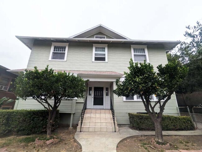 Building Photo - 1421 Kellam Ave