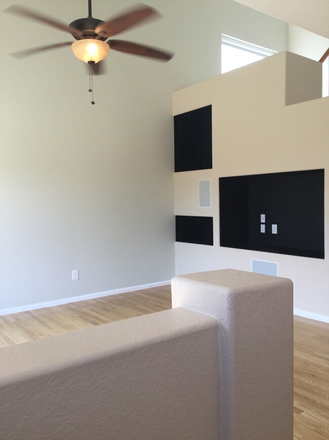 Building Photo - Great 3BR 3BA With Bonus Room - Broomfield!