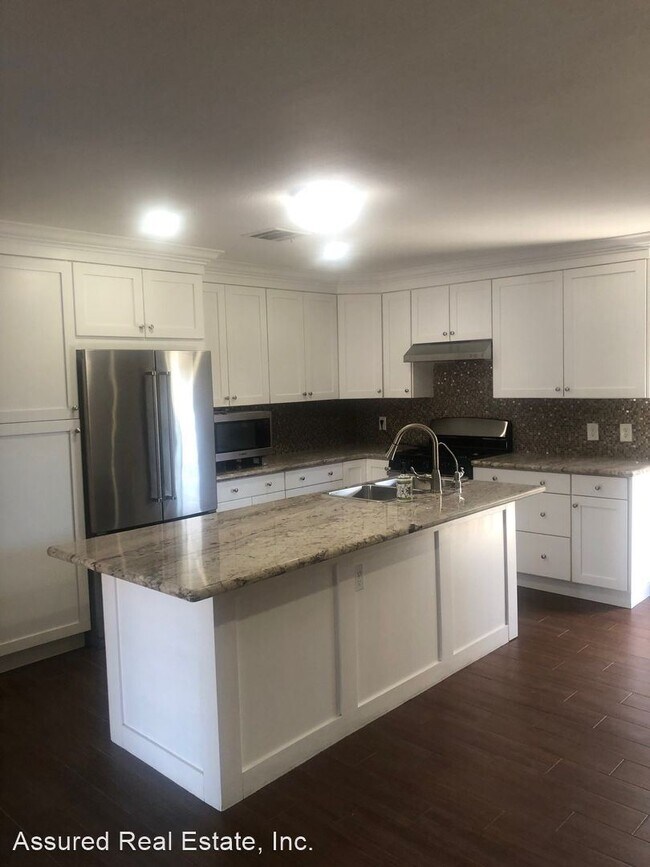 Building Photo - 3 br, 2 bath House - 610 Overland Drive
