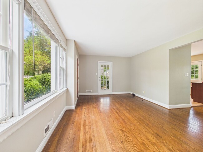 Building Photo - 8410 Weldon Dr