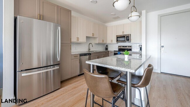 Foto del edificio - 3100 Scofield Ridge Pkwy