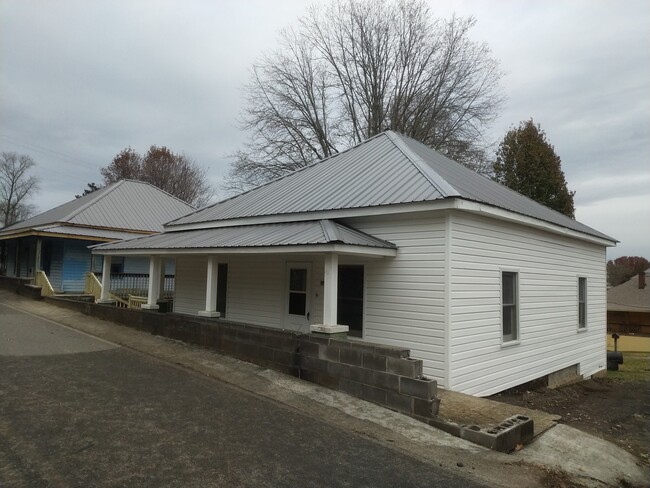 Building Photo - 151 Vine St