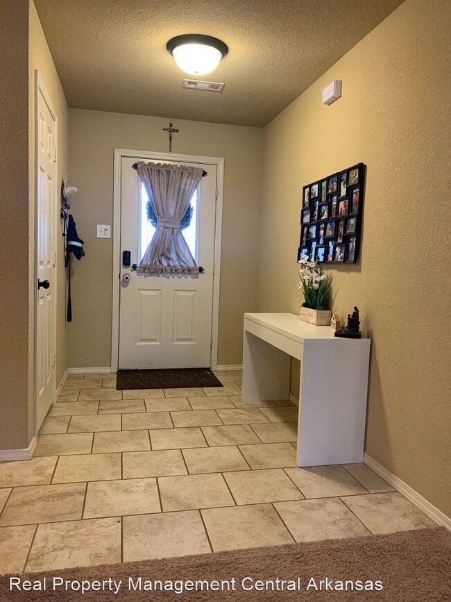Building Photo - 3 br, 2 bath House - 21 N Stonehenge Dr.