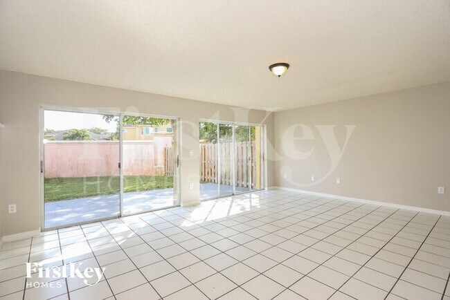 Foto del edificio - 12324 SW 143rd Ln