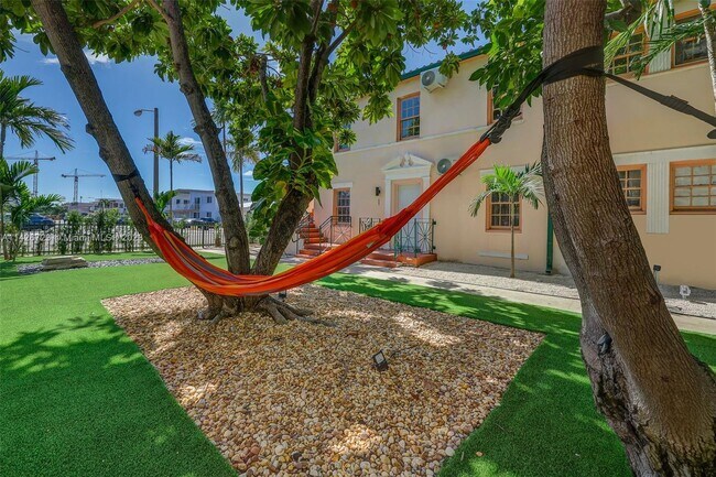 Building Photo - 415 75th St