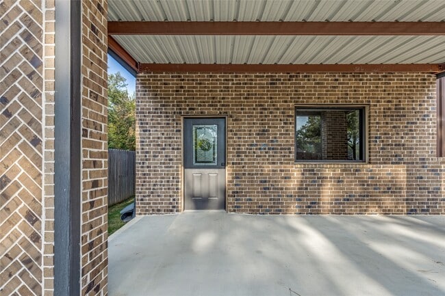 Building Photo - 21711 Barcarole Dr