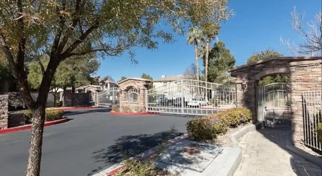 Foto del edificio - 10213 King Henry Ave