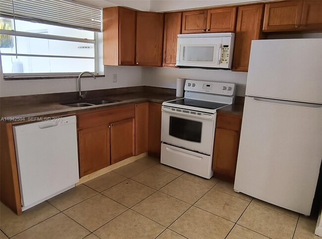 Foto del edificio - 4900 SW 28th Ter