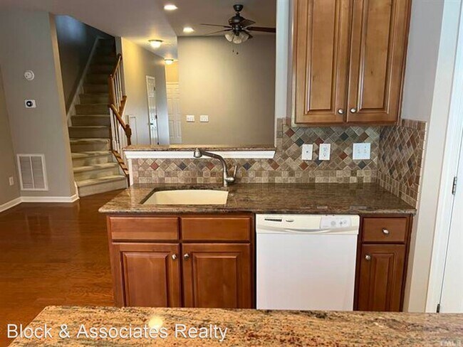 Building Photo - 2 br, 2.5 bath House - 2936 Settle In Lane