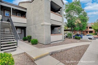 Building Photo - 555 E Silverado Ranch Blvd