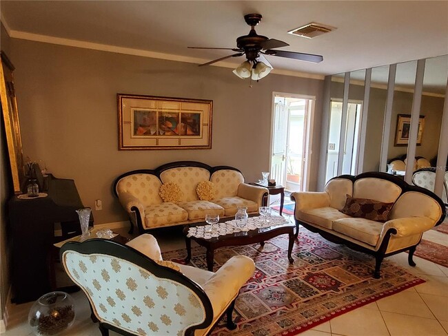 Foto del edificio - 403 Finchley Ct