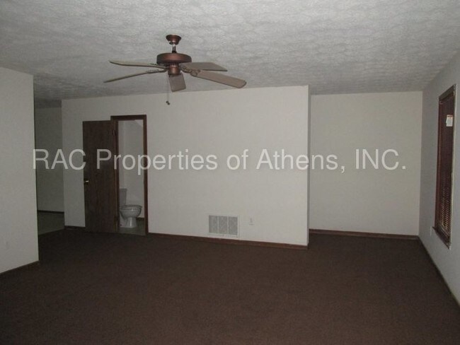 Building Photo - 115 Highland Park Dr