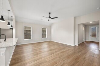 Building Photo - 3029 Sorrento Hl Dr
