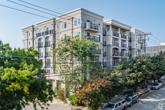 Building Photo - Counterbalance Apartments