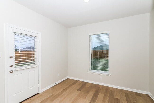 Foto del edificio - 416 Mustang Trot Dr