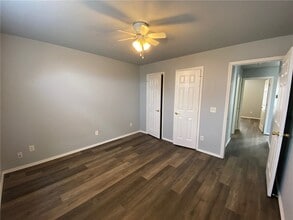 Building Photo - 1011 Sunflower St
