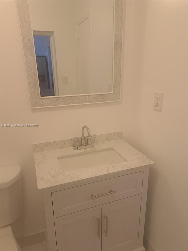 Building Photo - 17 NE 2nd Rd