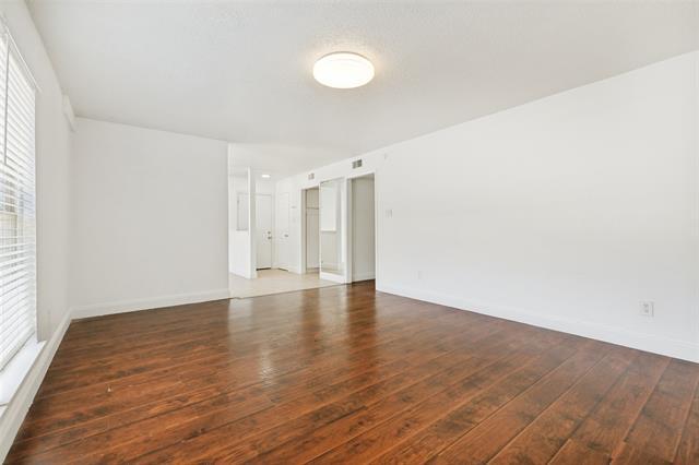 Foto del edificio - 8560 Park Ln