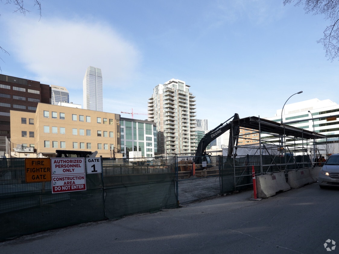 Building Photo - 1215 Apartments