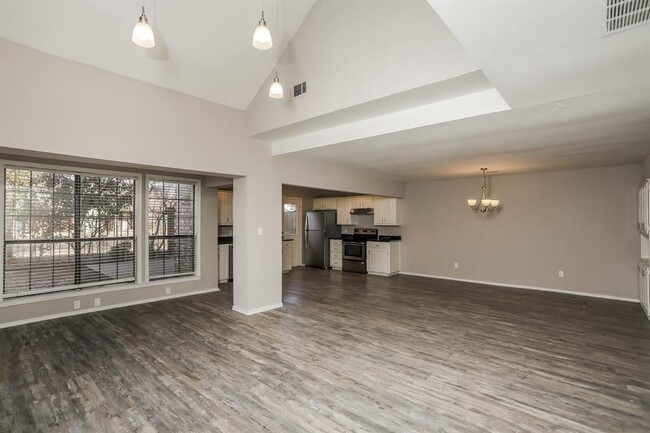 Building Photo - 1525 Timber Creek Rd
