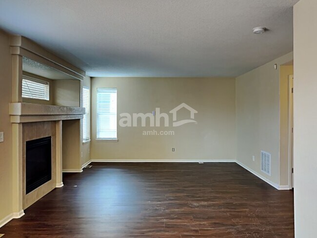 Foto del edificio - 15592 Olmsted Pl