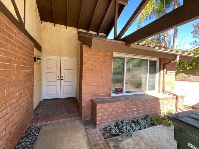 Foto del edificio - 4 Bedroom 3 Bath 2 Story Home With Family ...