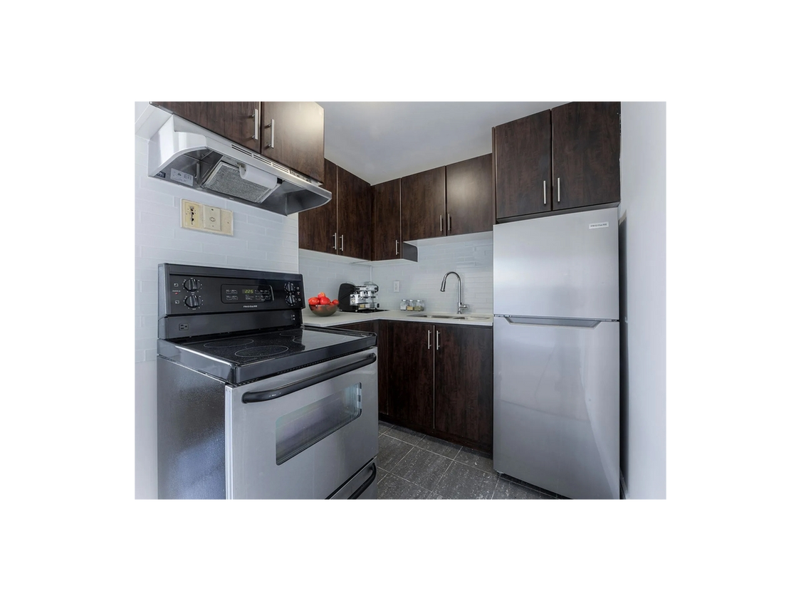 Ava Manor Apartments 1862 Bathurst St Toronto, ON