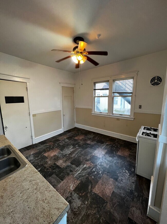 Foto del edificio - 2602 6th Ave