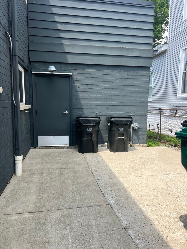 Building Photo - 4711 Osgood St