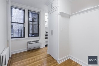 Building Photo - 214 E 51st St