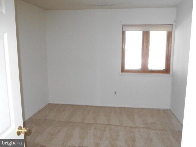 Building Photo - 524 Riviera Dr