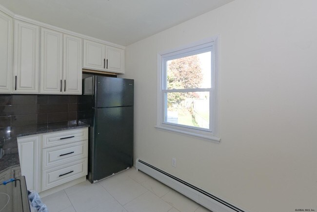 Building Photo - 23 McAlpin St