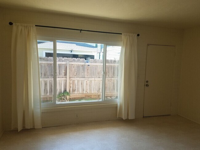 Foto del edificio - 566-568 Emory Street