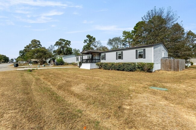 Foto del edificio - 179 Carmen Blvd