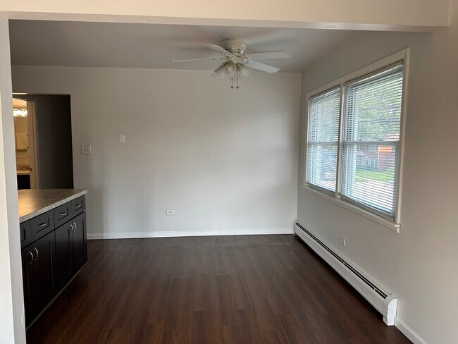 Foto del edificio - 4537 Maple Ave