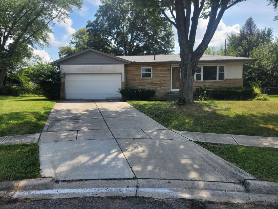 1780 Brinwood Ct, Columbus, OH 43232 House Rental in Columbus, OH