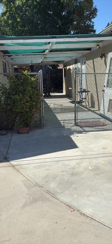 Primary Photo - 5857 Melvin Ave