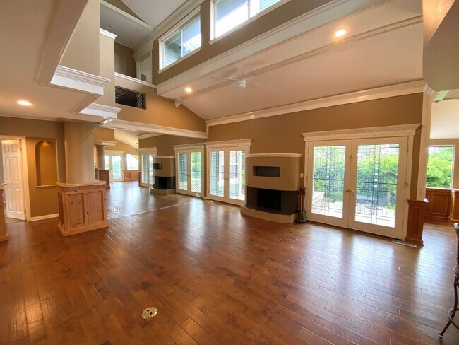 Foto del edificio - Beautiful 3 Bedroom Mission Canyon Home wi...
