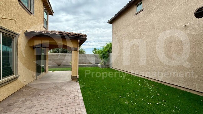 Foto del edificio - 2964 S Washington St