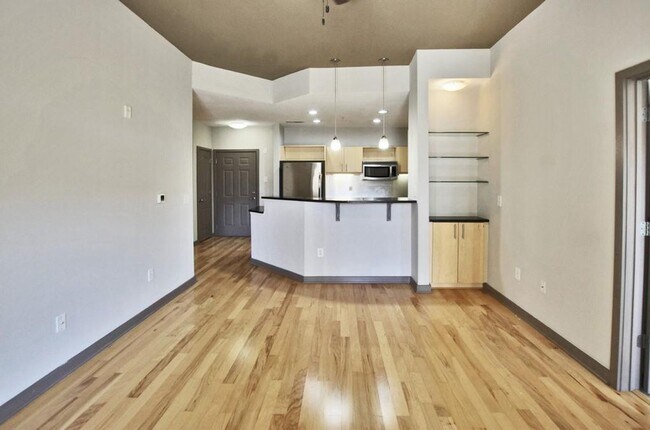 Foto del edificio - 390 17th St NW