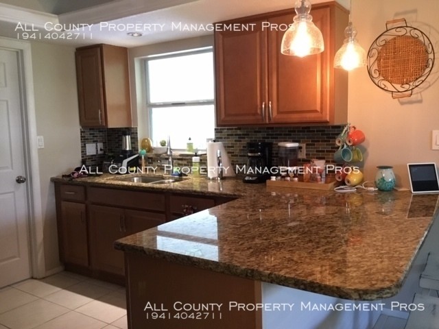 Building Photo - No HOA/Yard/Pet Friendly/MANY Updates