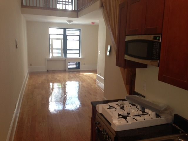 Primary Photo - 200 W 75th St